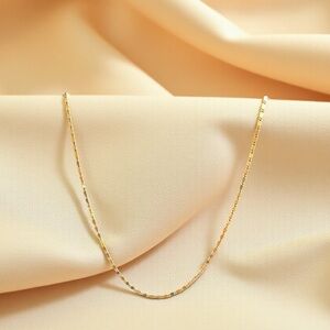 Elegant Gold Chain Necklace